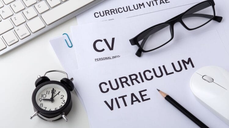 cara membuat CV yang menarik.