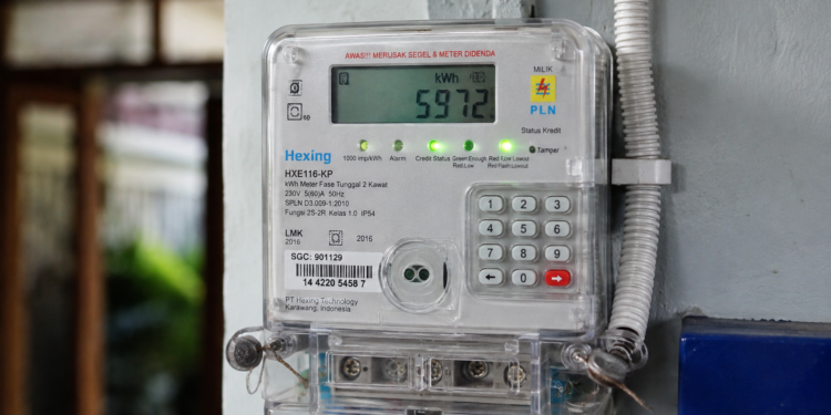 Infografis rincian tarif listrik PLN per kWh September 2026 untuk semua golongan pelanggan di Indonesia - BulatanTimes