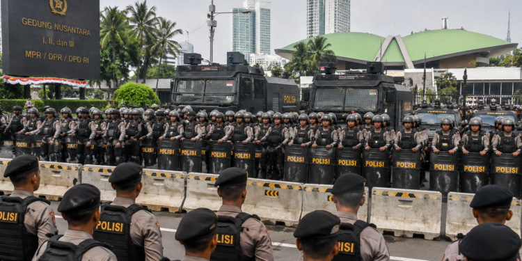 Polisi Kerahkan 18.504 Personel Amankan Demo