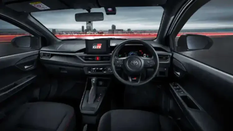 Interior Toyota Agya GR Sport 2026 dengan dashboard dan kemudi sporty