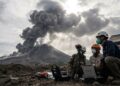 Anak Krakatau dan Semeru Erupsi