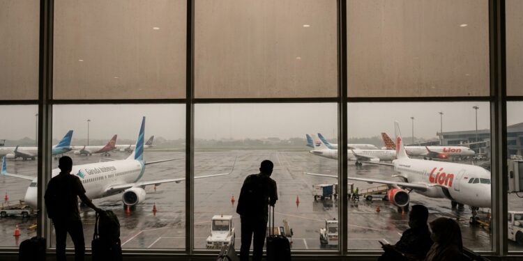 Erupsi Anak Krakatau Ganggu 209 Penerbangan di Soetta