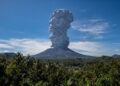 Gunung Ibu 3 Kali Erupsi Hari Ini
