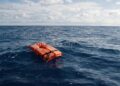 Tim SAR Temukan Life Jacket Jurnalis Hilang di Selat Sunda