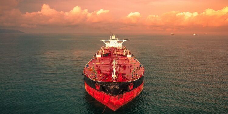 Ilustrasi kapal tanker di laut