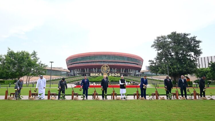 Prabowo Tanam Pohon Banyan