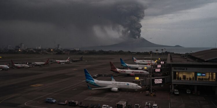 Tiket Pesawat Terdampak Erupsi Anak Krakatau Bisa Refund 100 Persen