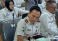 Kepala Lapas Kelas IIA Cibinong nonaktif Wisnu Hani Putranto saat mengikuti rapat