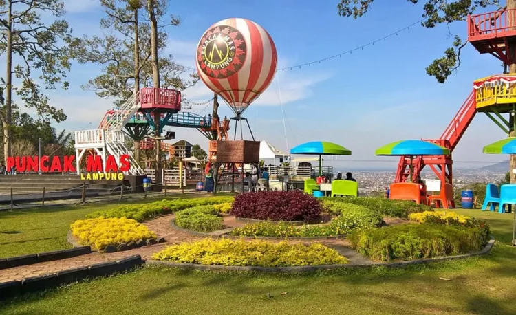 Pemandangan area wisata Puncak Mas Lampung di Bandar Lampung