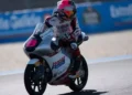 Veda Ega Pratama mengendarai motor Honda Team Asia di Moto3