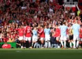 Pemain Manchester United dan Manchester City dalam Derby Manchester di Old Trafford