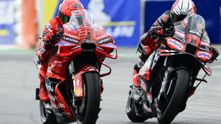 Pembalap MotoGP bersaing di lintasan pada Grand Prix Austria