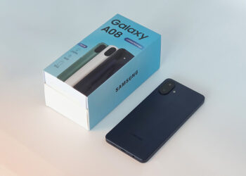 Samsung Galaxy A08 dan kotak penjualannya