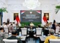 Presiden Prabowo Subianto berdiskusi dengan akademisi terkait penanganan lahan gambut dan potensi karhutla di Istana Merdeka