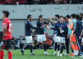 Pemain Uruguay merayakan gol saat menghadapi Korea Selatan