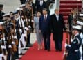 Xi Jinping dan Donald Trump dalam penyambutan kenegaraan di Amerika Serikat