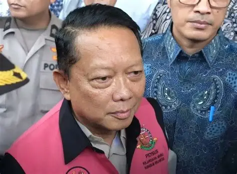 Febrie Adriansyah menjelang sidang perkara dugaan pemerasan dan TPPU
