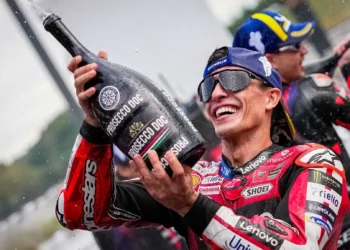Marc Marquez merayakan kemenangan MotoGP Jepang 2026