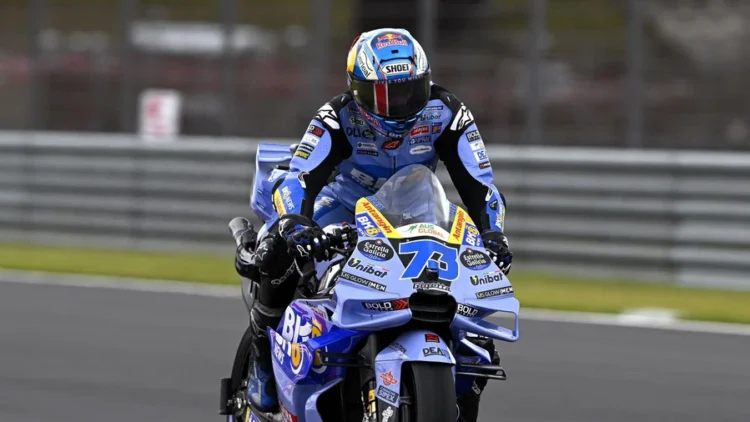 Alex Marquez mengendarai motor Gresini Ducati bernomor 73 di lintasan