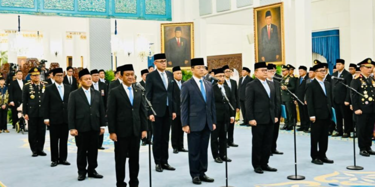 Pelantikan menteri dan wakil menteri Kabinet Merah Putih di Istana Negara pada 1 Oktober 2026