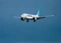 Pesawat flydubai sedang terbang