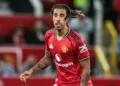 Leny Yoro bersama Manchester United