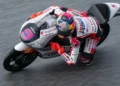 Veda Ega Pratama mengendarai motor Honda Team Asia di Moto3
