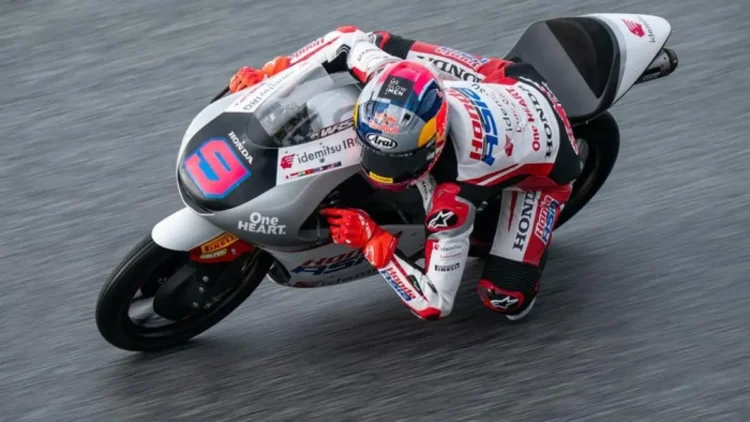 Veda Ega Pratama mengendarai motor Honda Team Asia di Moto3