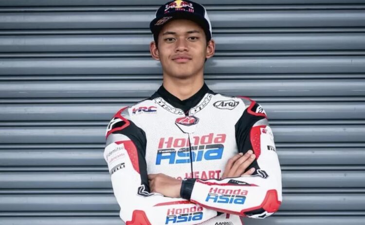Veda Ega Pratama mengenakan baju balap Honda Team Asia